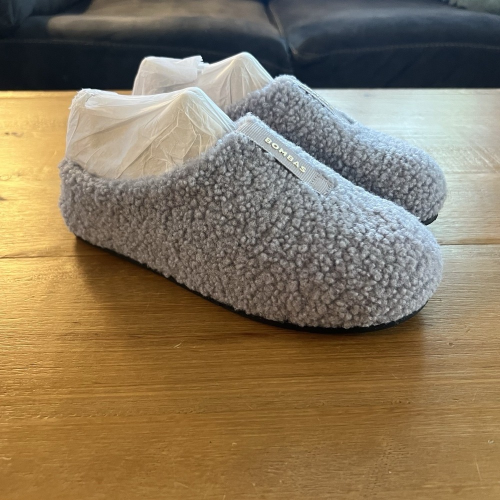 NWT Bombas The Sunday Slipper Baby Blue Sherpa House Shoes Women's Size 4-5 - Picture 5 of 10